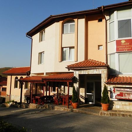 Family Hotel Daisy Borino Экстерьер фото