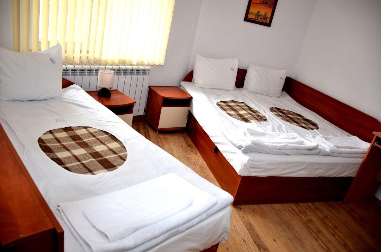 Family Hotel Daisy Borino Экстерьер фото